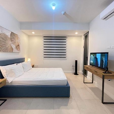 Parkhurst Lux Condo Near Devon House Kingston Bagian luar foto